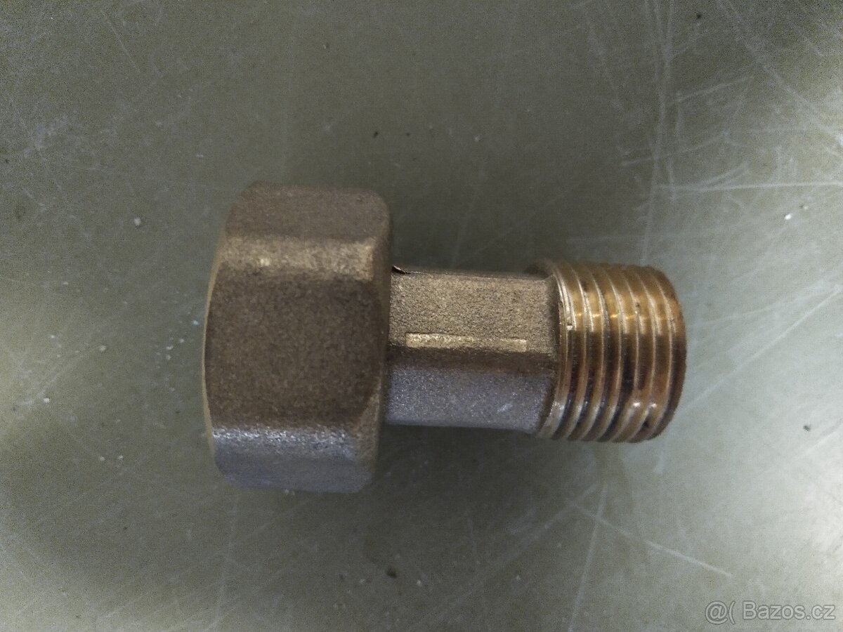Šroubení 1/2" k vodoměrům