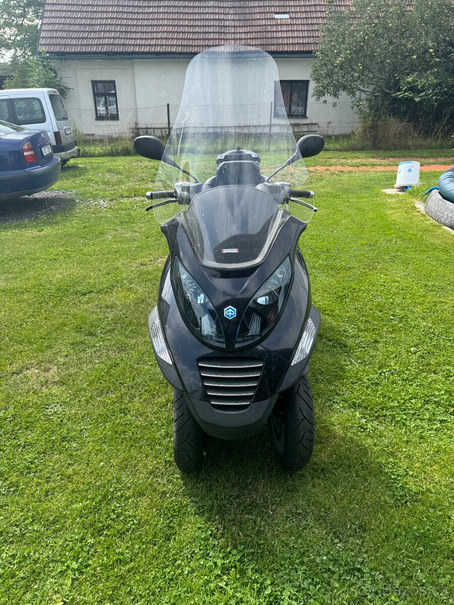 Piaggio mp3 400