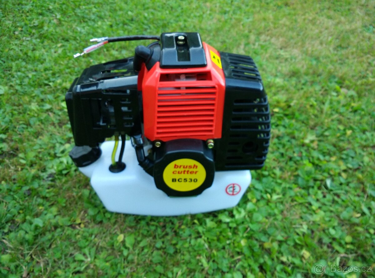 Motor do koloběžek a křovinořezů lodních motorů