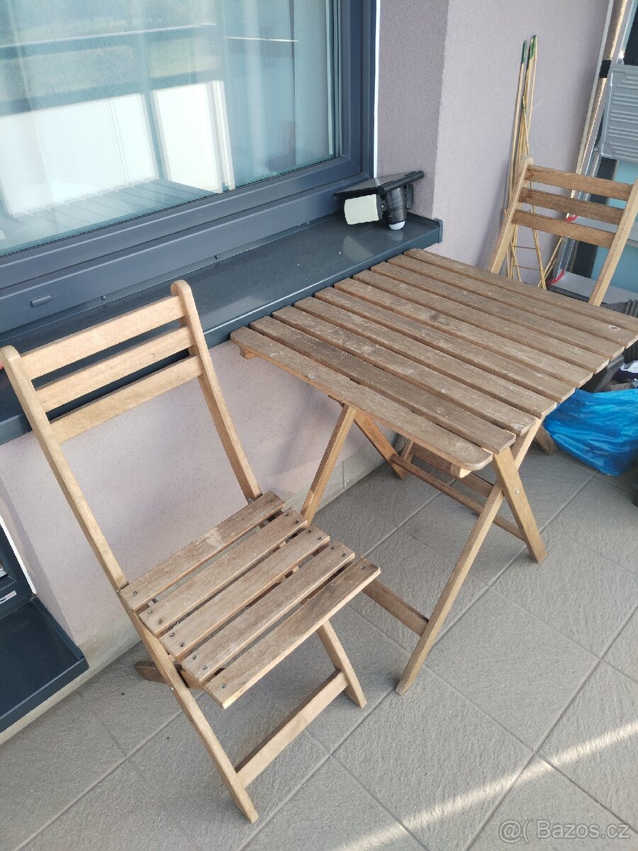 Zahradní stůl a 2 židle model Askholmen od značky Ikea