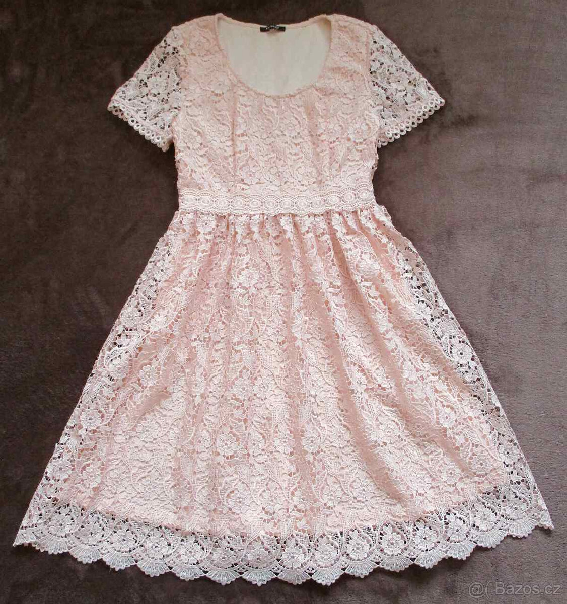 Společenské šaty krajkové meruňkové Orsay M 38