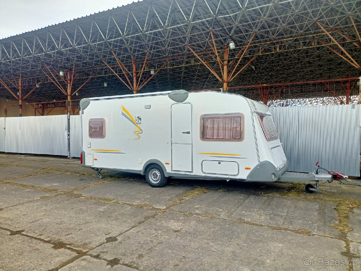 Obytný přívěs karavan Knaus Cheers 500