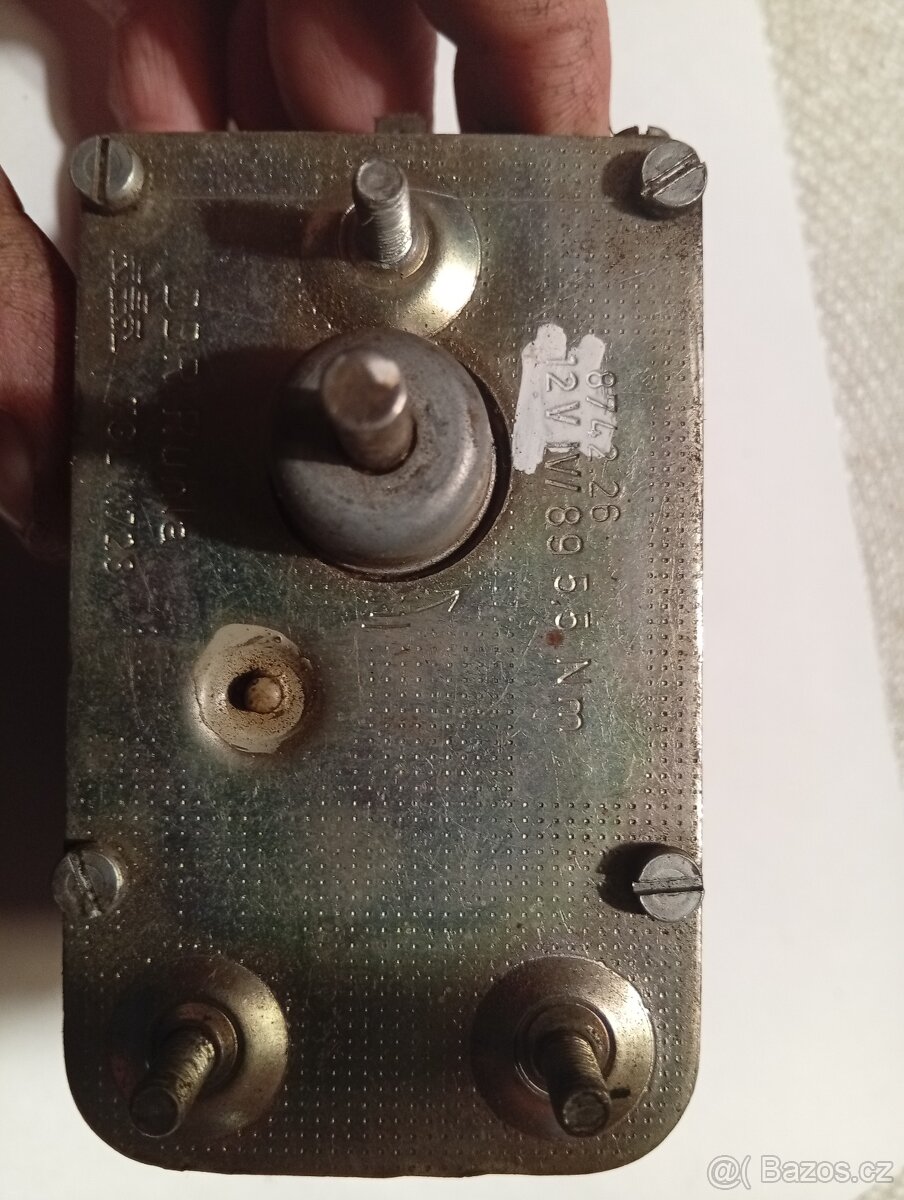 Trabant,vozy IFA, motorek stěračů 12 V