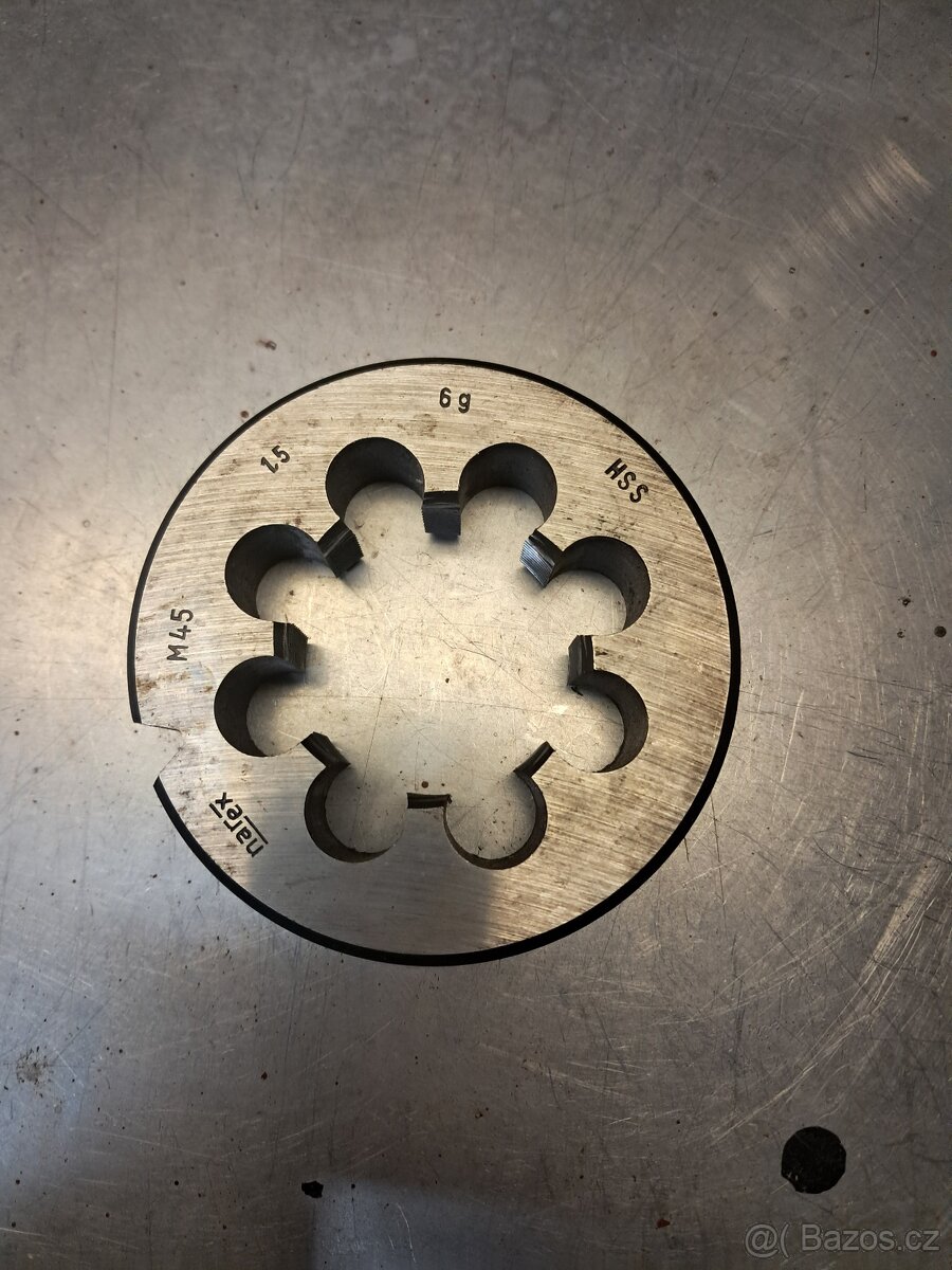 Závitové očko M45/1.5