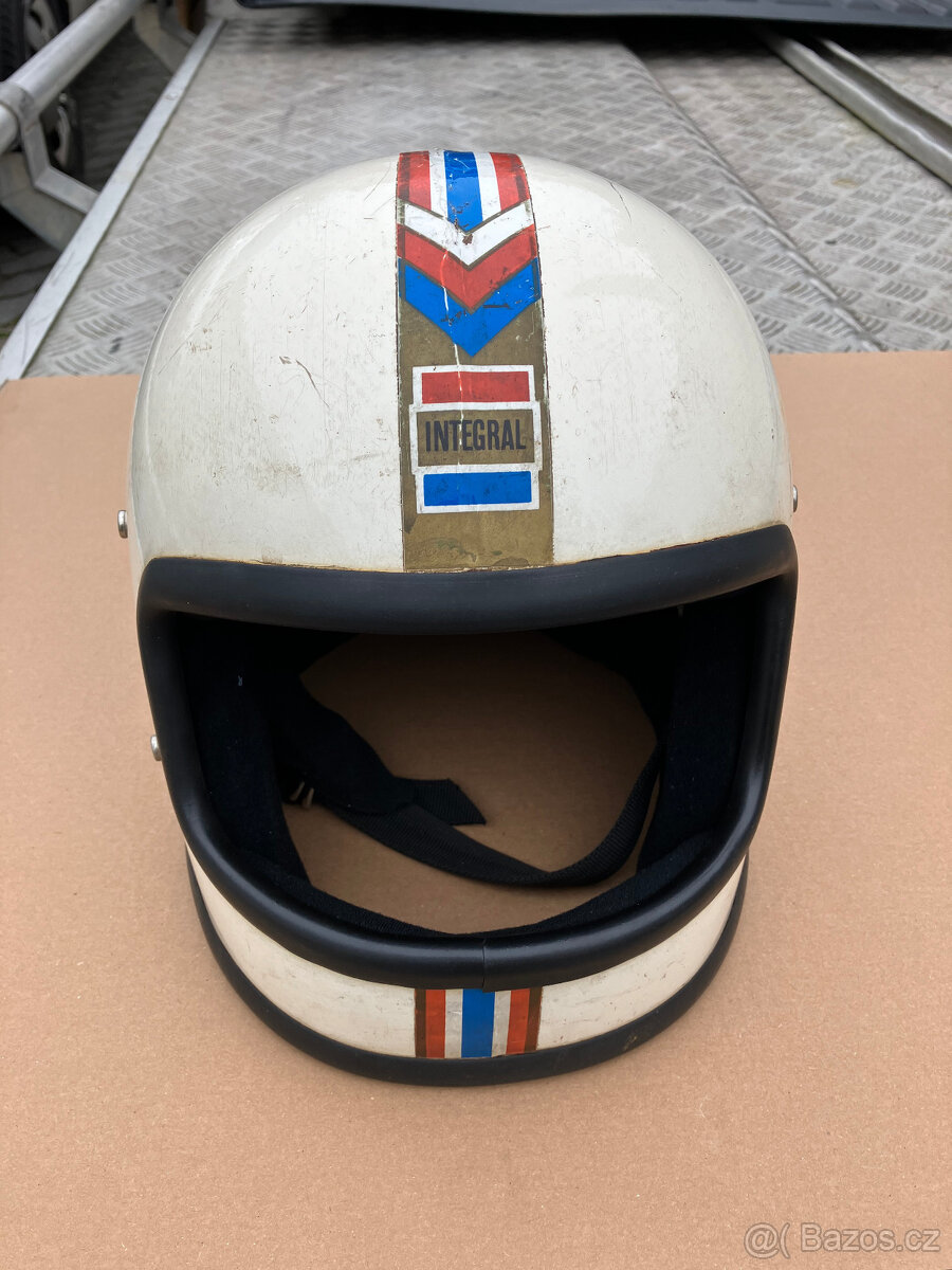 helma Cassida integral - bílá