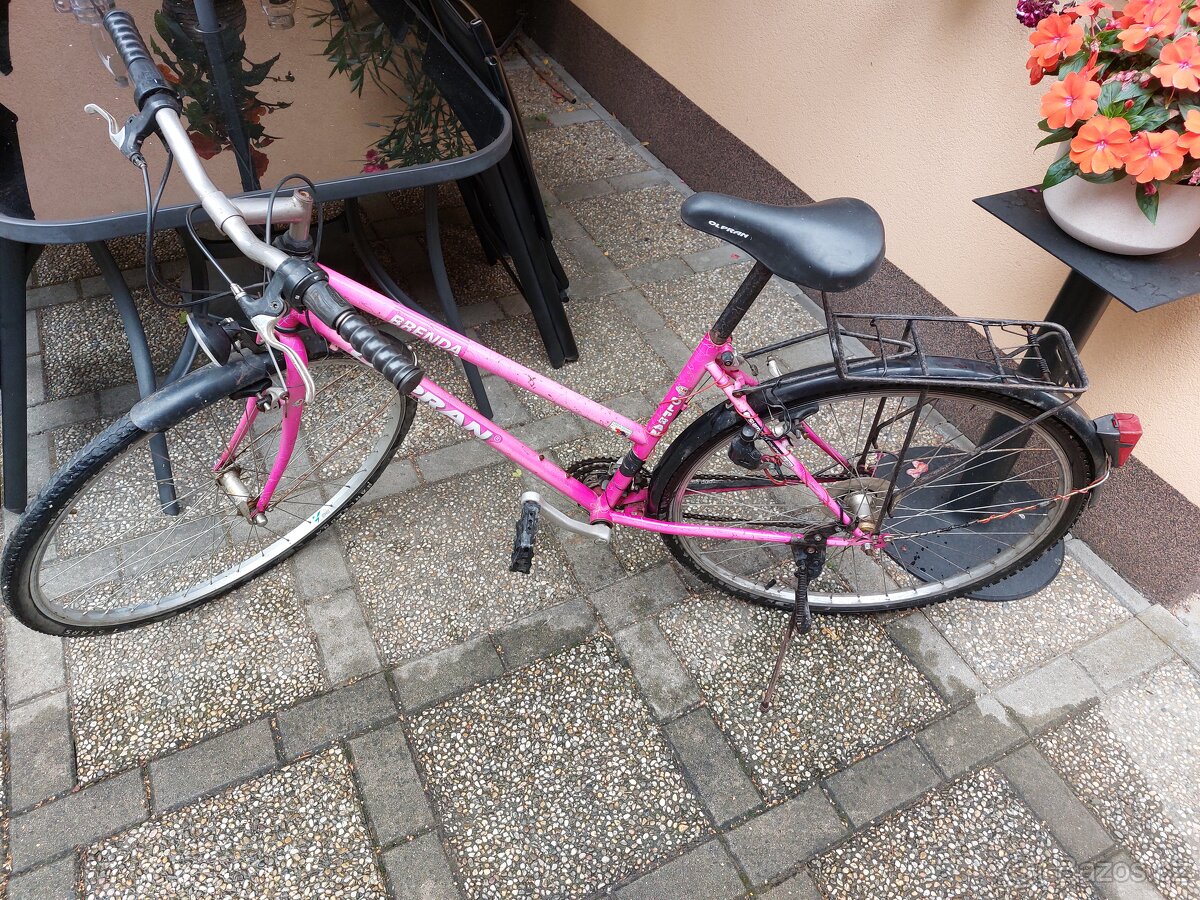 Dámské kolo Olpran-Brenda.