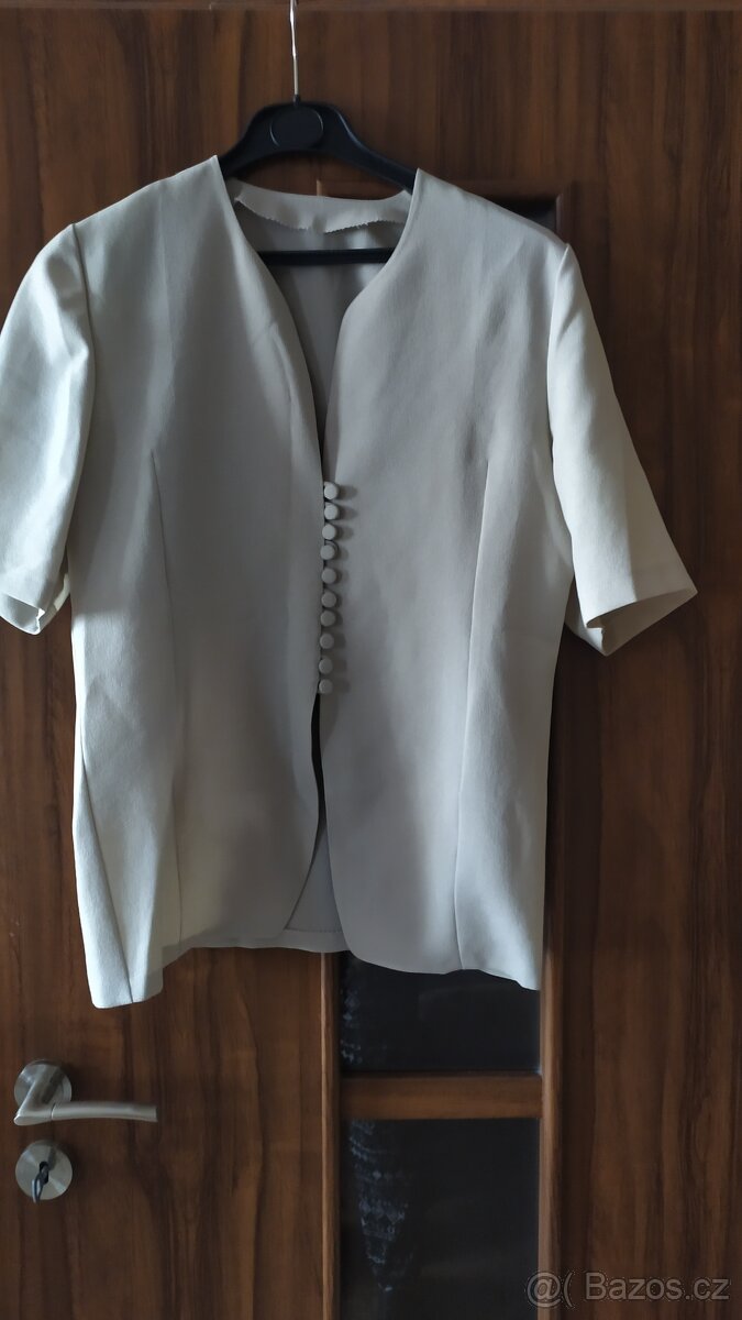 krásná smetanová halenka