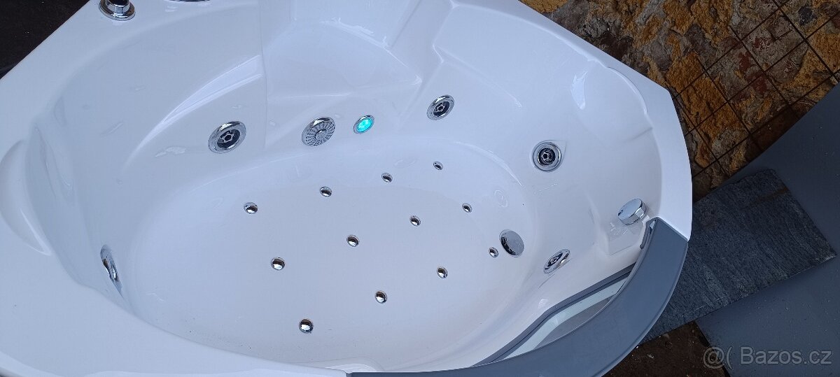 Hydromasážní vana