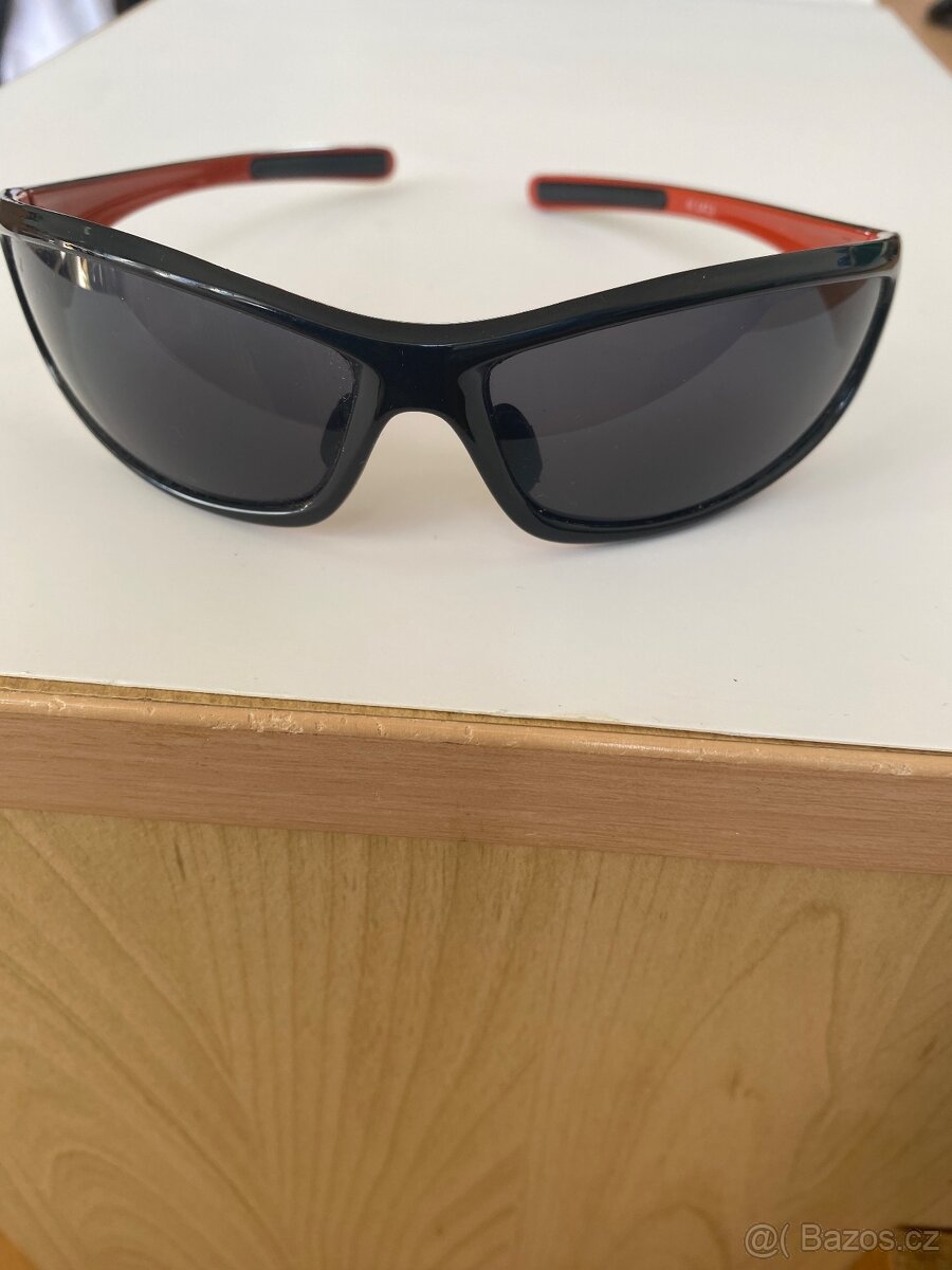 Sluneční sportovní brýle Jegermejster pevné jako nové