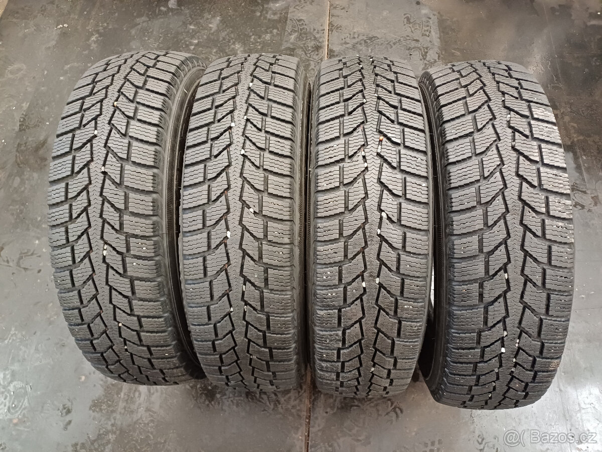 Zimní pneu Nokian 205/16C 110/108S