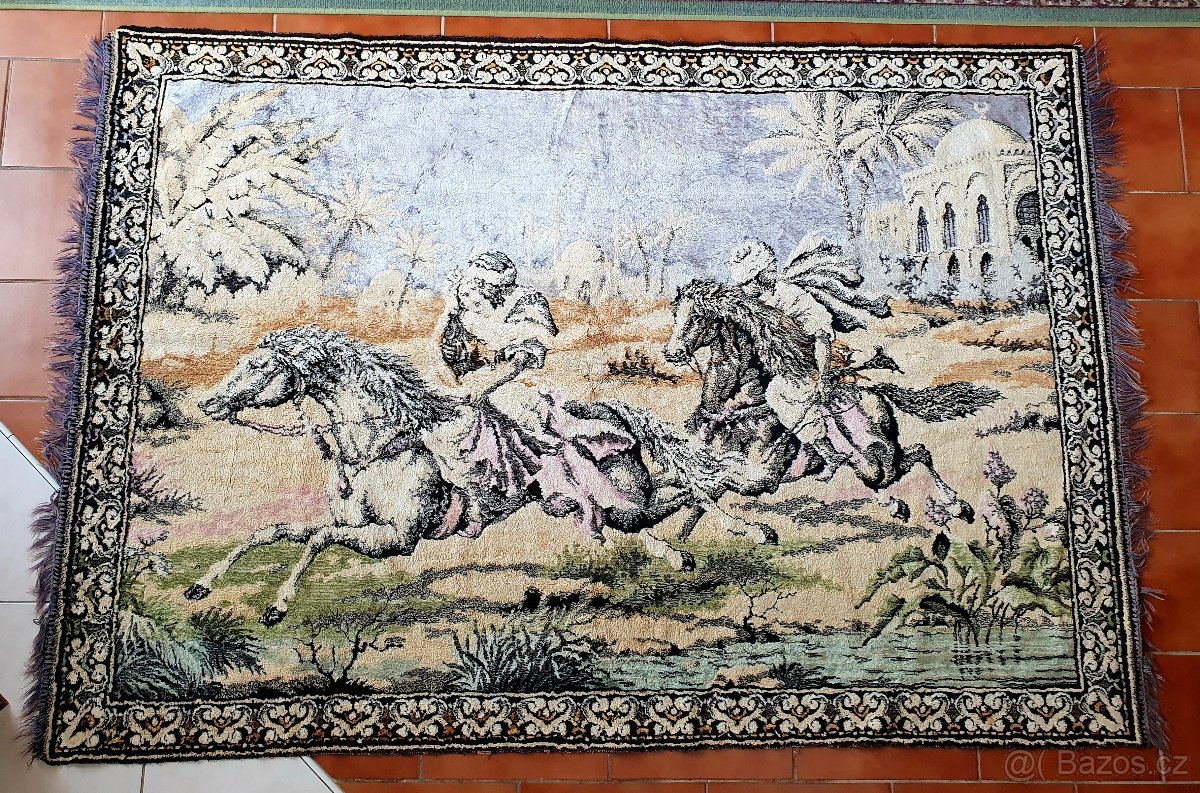 Gobelin, Porcelán, mosaz, sklo, stojan na kytky