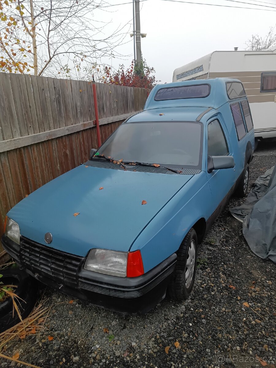 Opel Kadett combo.