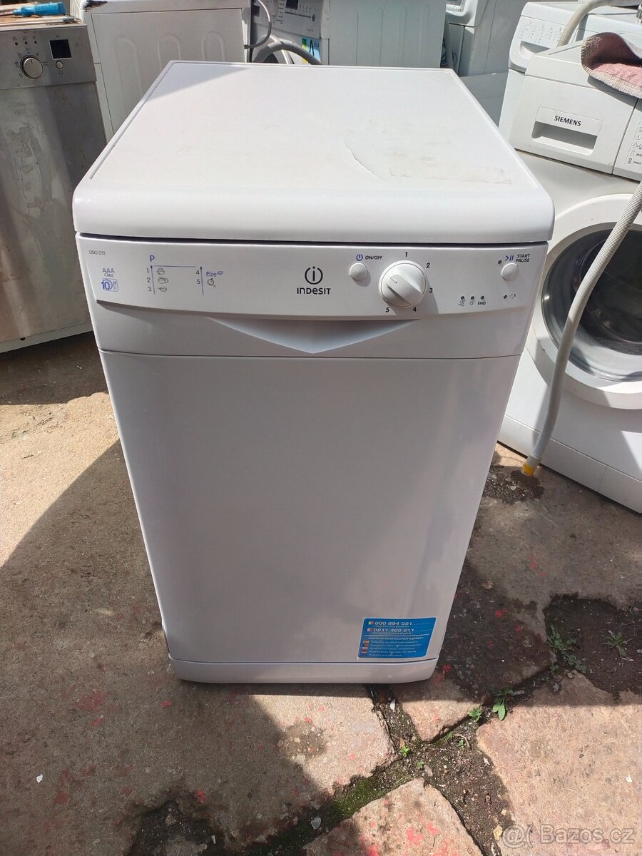 Prodám myčku Indesit--45cm--- Zdarma Dovezu