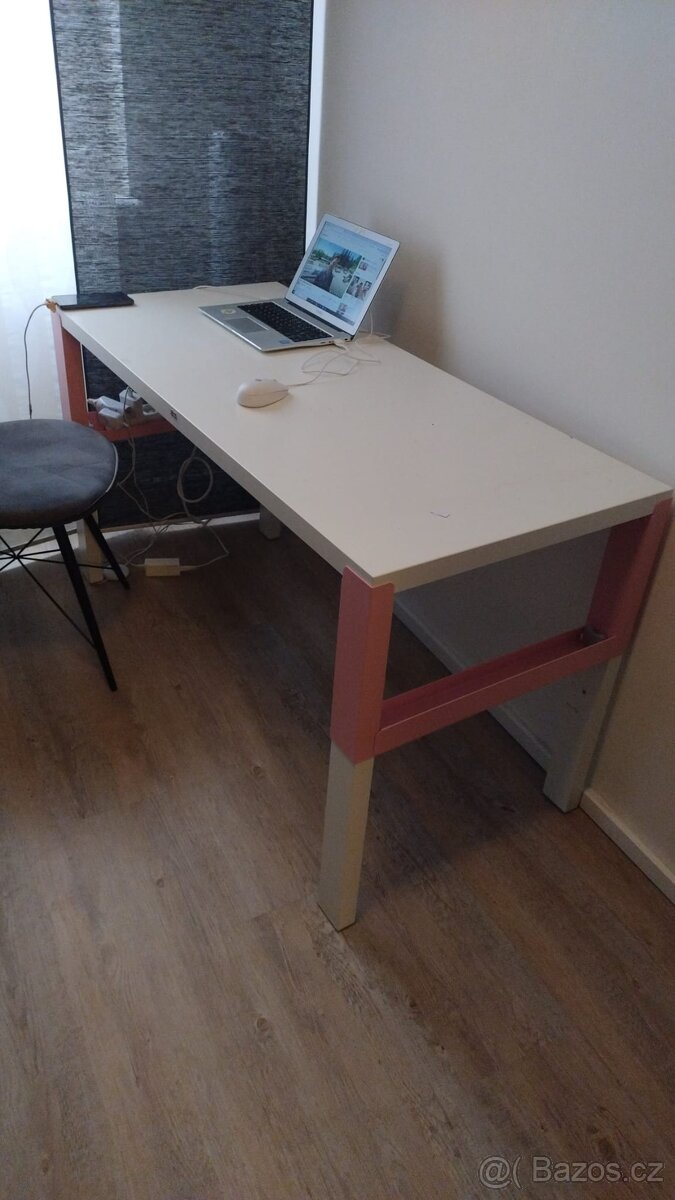Ikea PÅHL stůl dětský, nastavitelná výška růžový