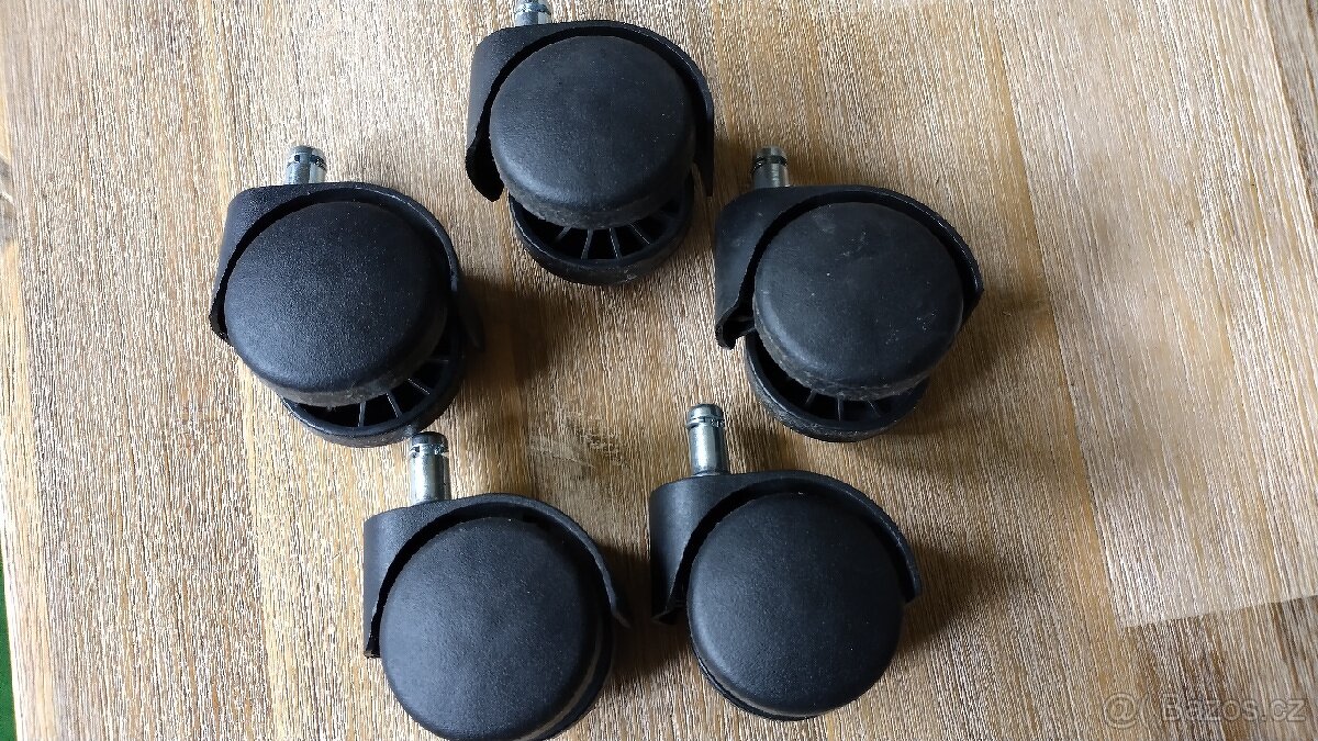 KOLEČKA K ŽIDLI PLASTOVÉ PRŮMĚR 50MM - ČEP 10MM