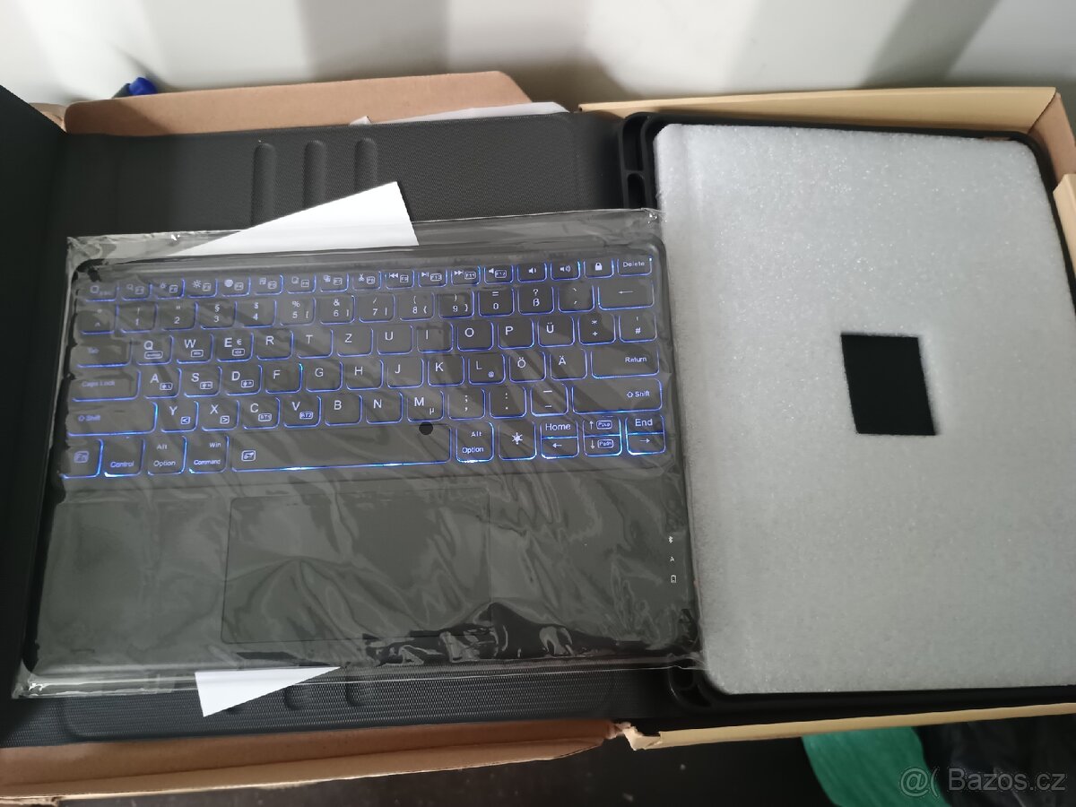 Klávesnice Erto iPad Pro podsvícená z pouzdrem pro iPad