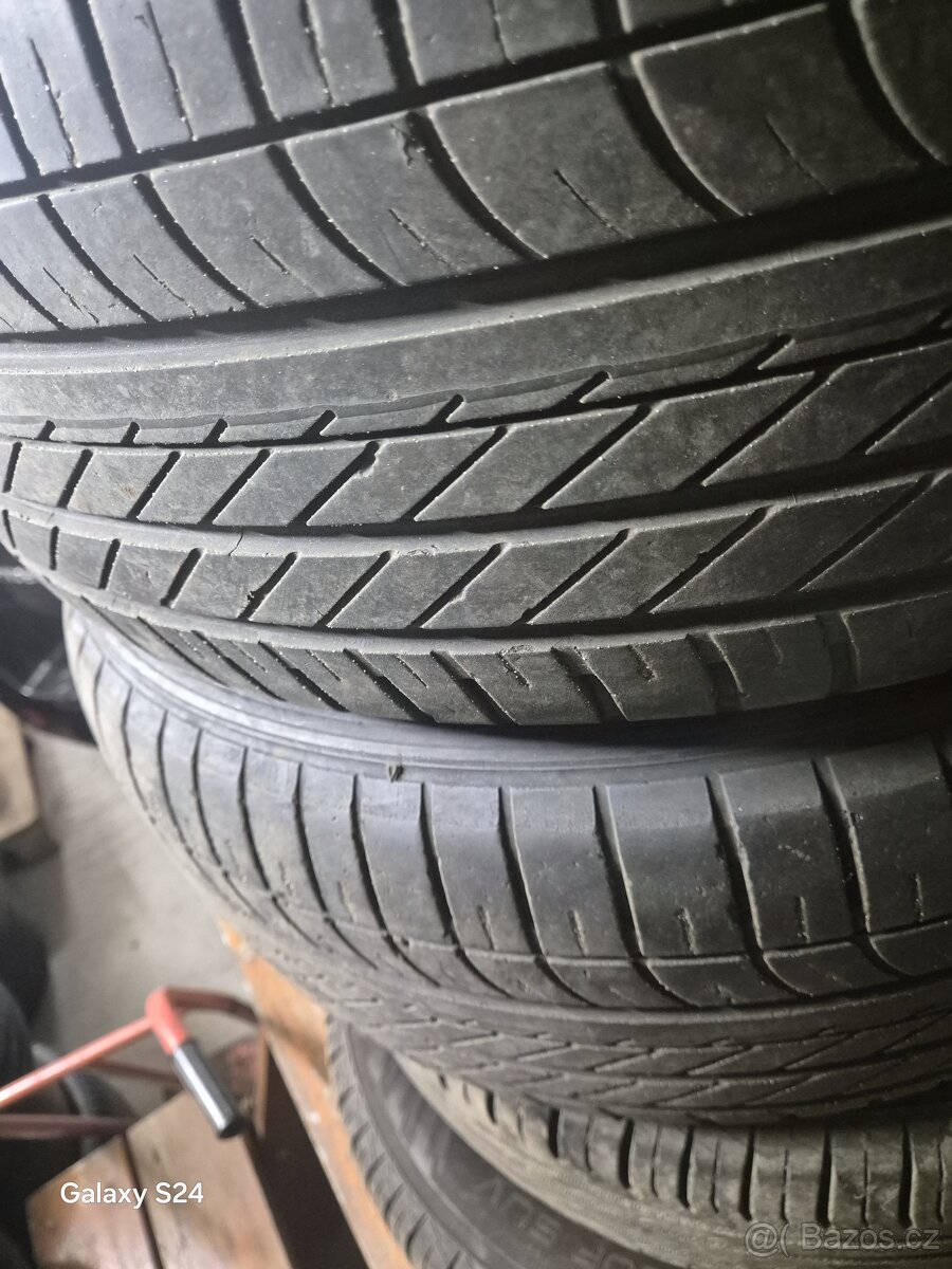 255 / 55/ 18 letní