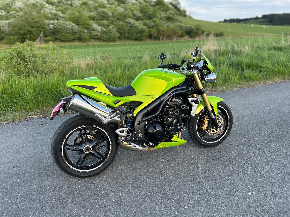 Triumph speed triple 1050