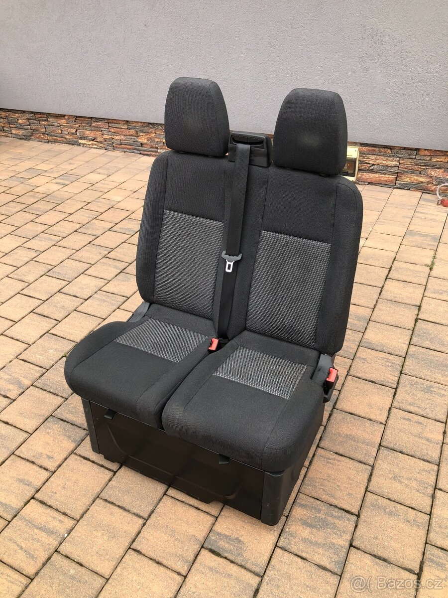 Ford Transit Custom - přední dvousedák