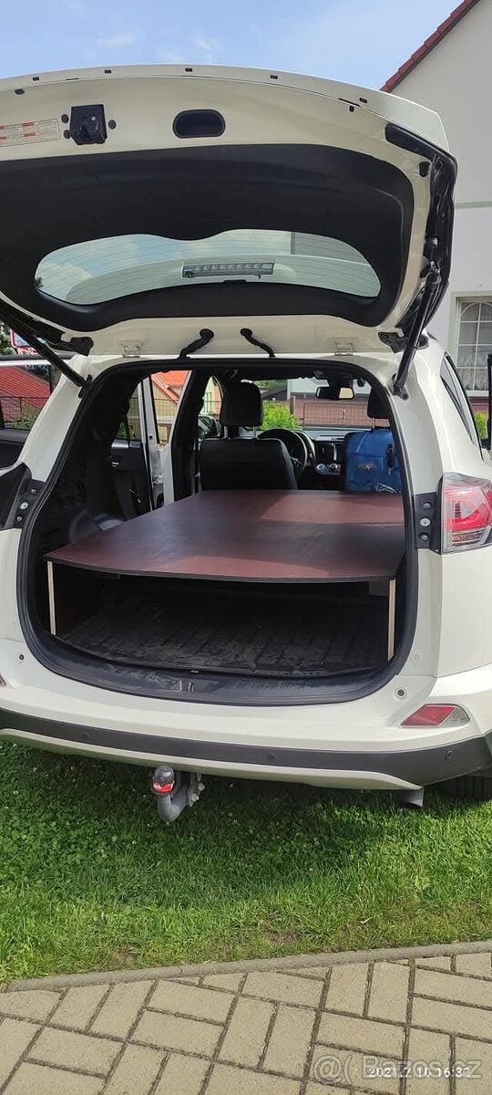 Postel Rav4 rok2017