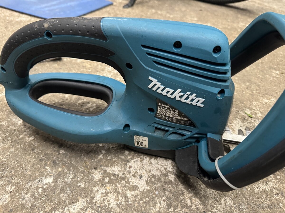 Makita nůžky na živý plot UH5570