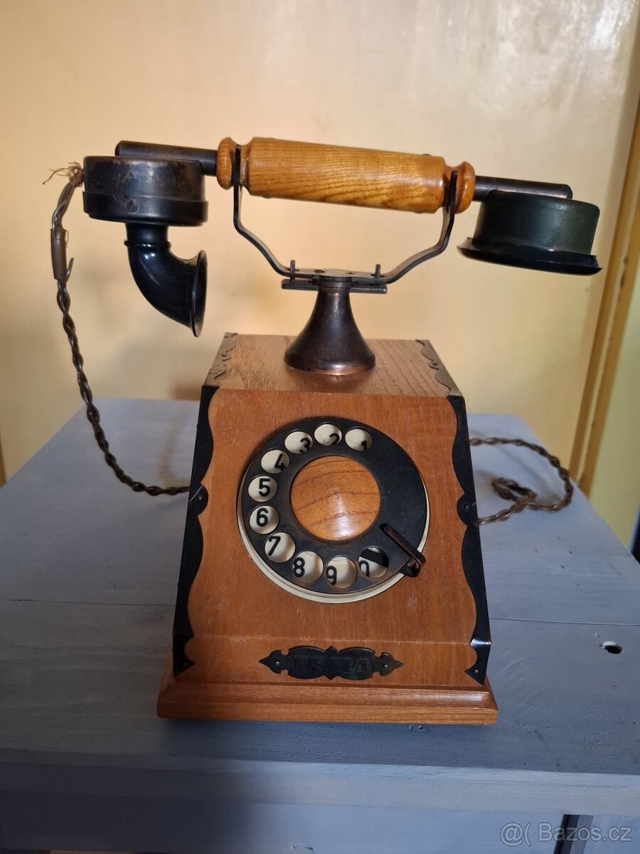 Prodám starý sluchátkový telefon