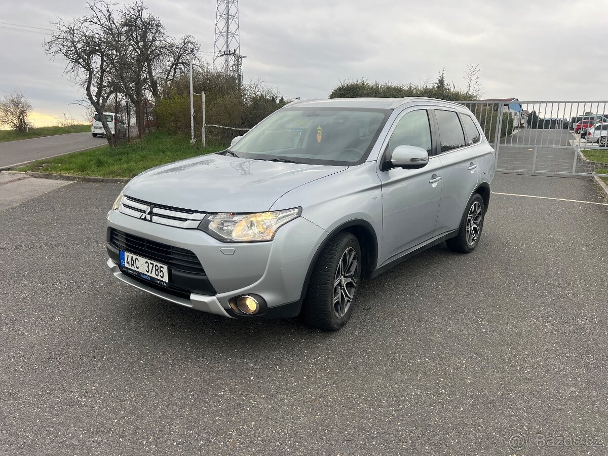 Mitsubishi Outlander 3 2015 2.2d 110kw 7mist 4x4 automat kam