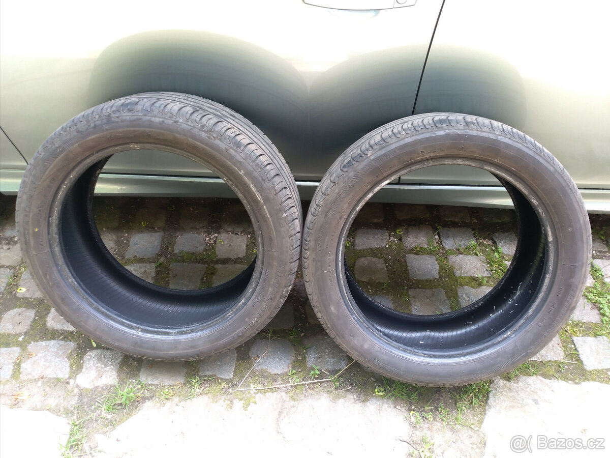 Pneu 225 45 R17
