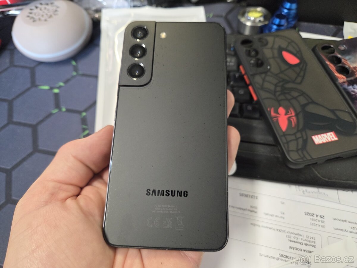 Samsung Galaxy S22 256GB černá barva, s obaly