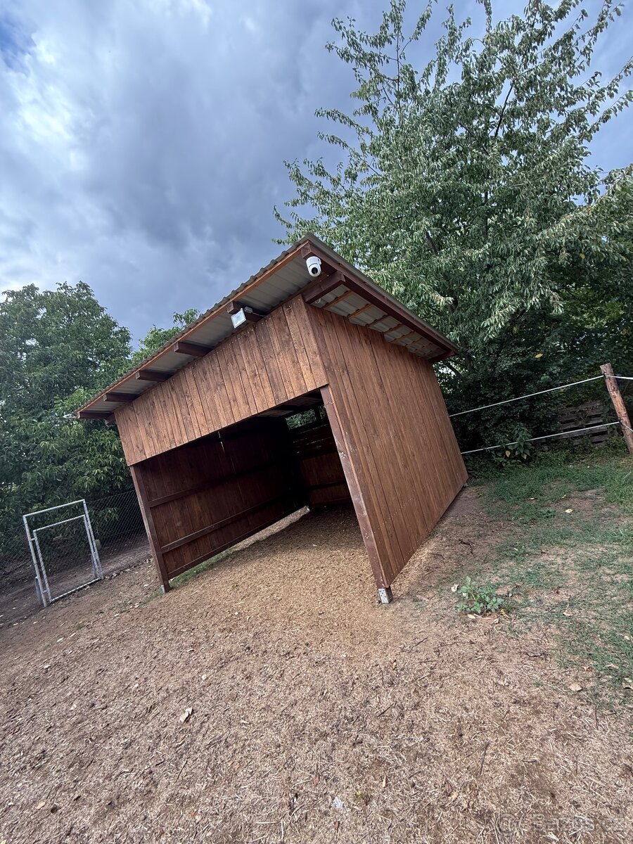 Přístřešek/pergola/venkovní ustájení