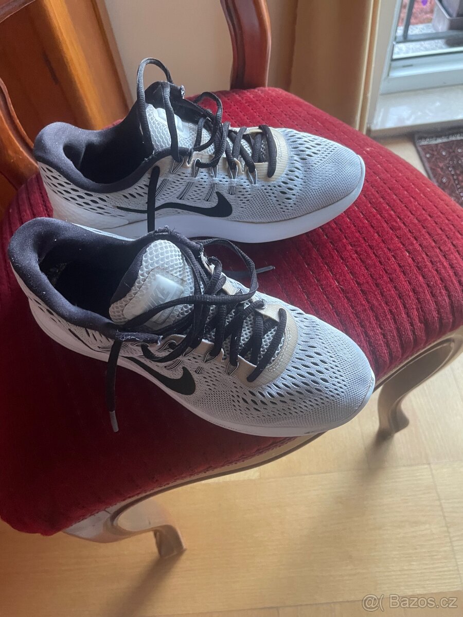 Sportovní tenisky Nike