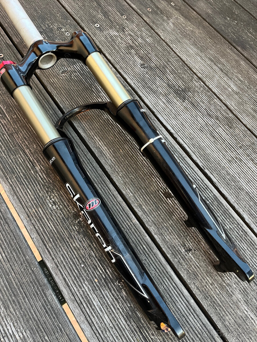 Odpružená vidlice Manitou Skareb Elite 1410 gramů