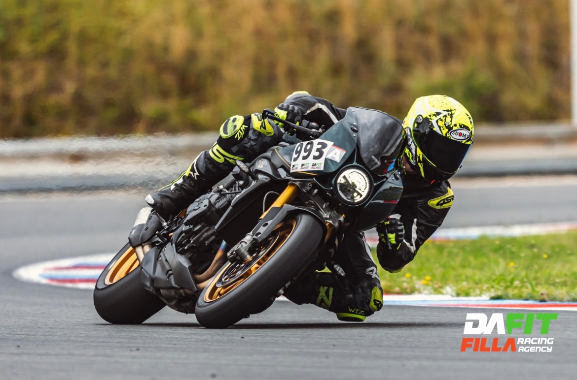 Triumph Speed Triple 1200 RR