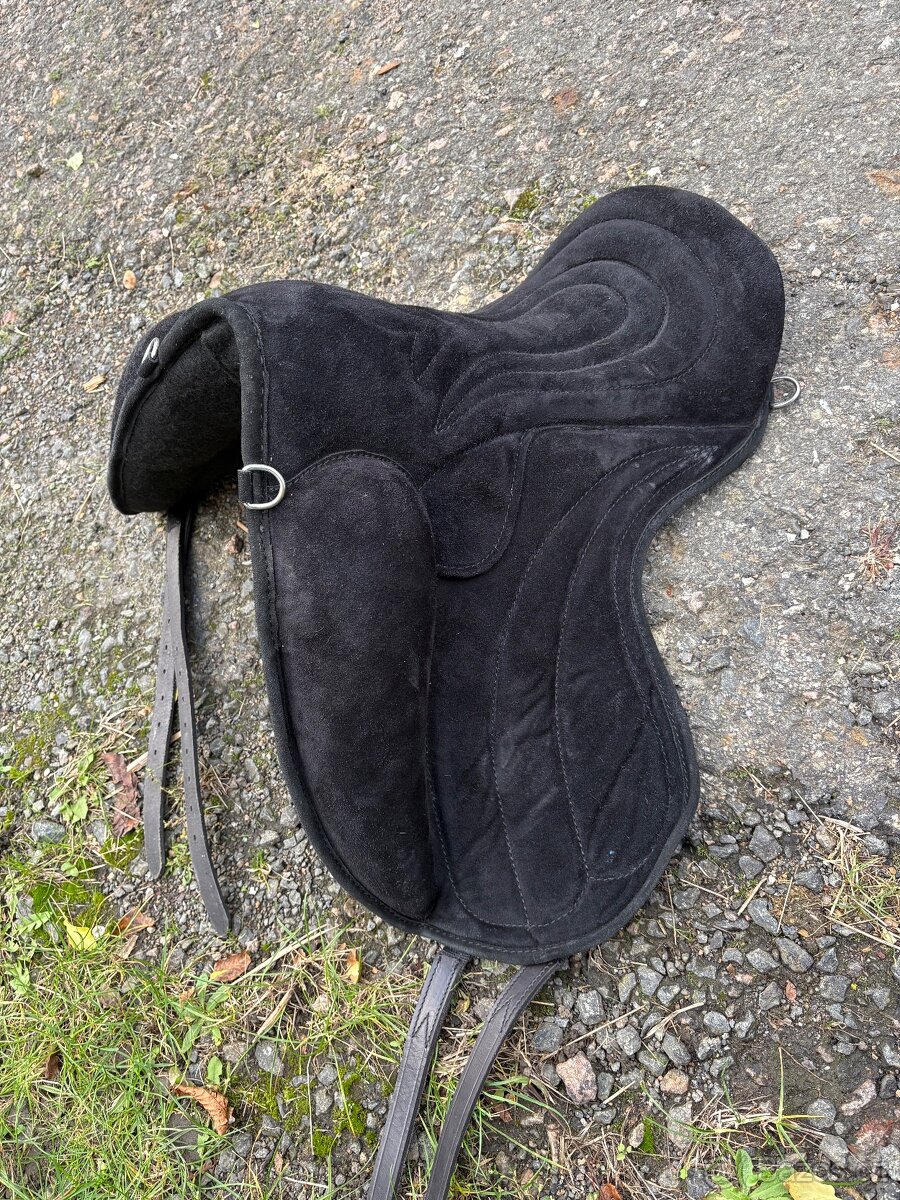 Jezdecký sedlo-pad Royal černý semiš