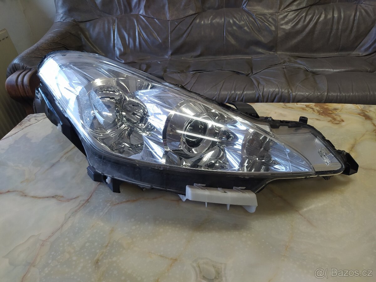 Světlo, lampa, Peugeot 4007