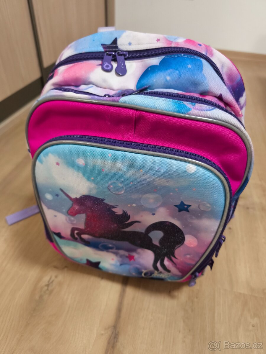 Aktovka pro holku 1.-3.tř