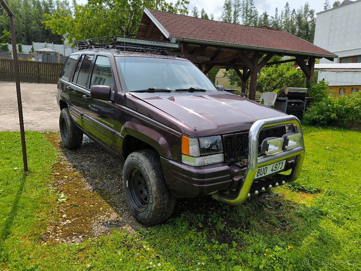 Prodám Jeep grand Cherokee ZJ 5.2 V8 lpg