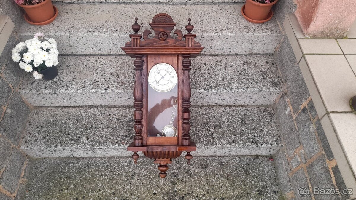 Staré nástěnné hodiny 90 cm