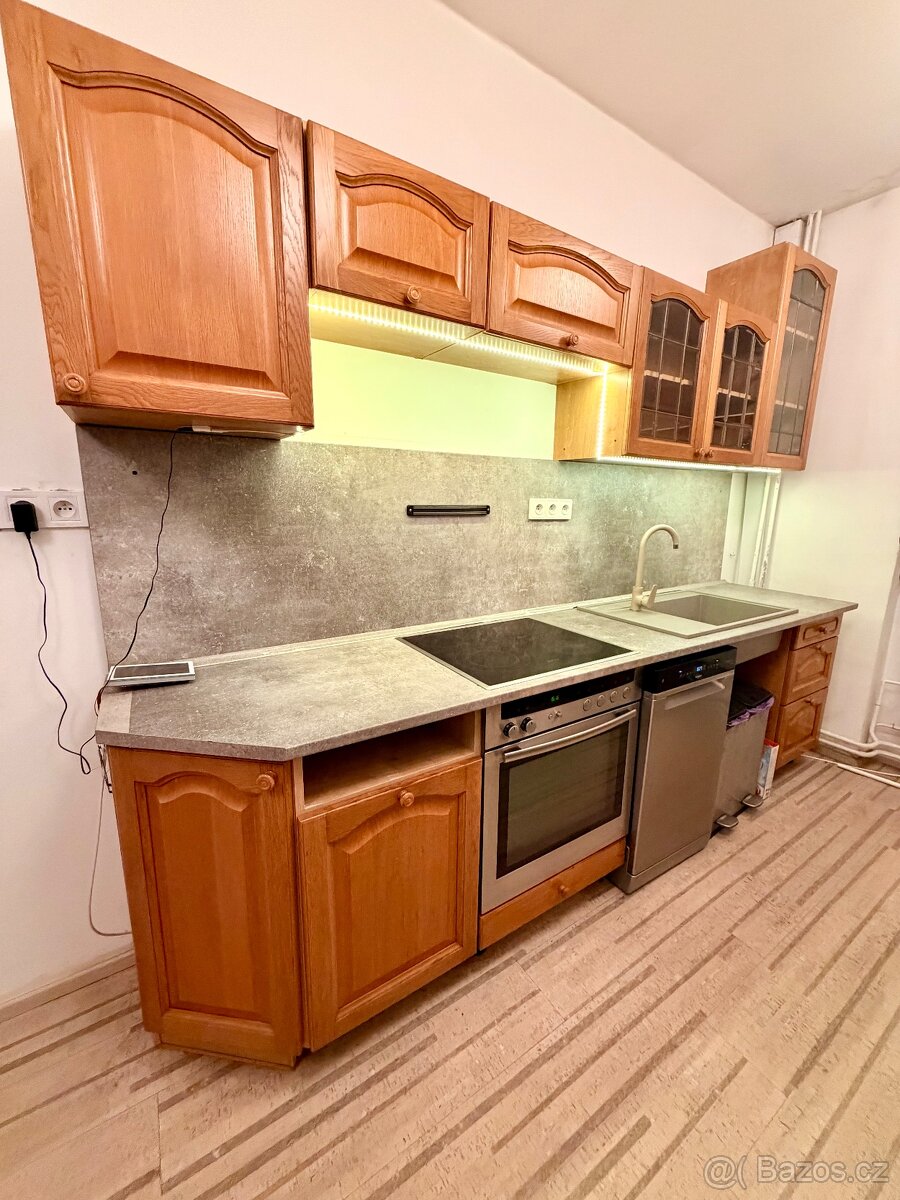 Kuchyňska linka KORYNA - MASIV DUB