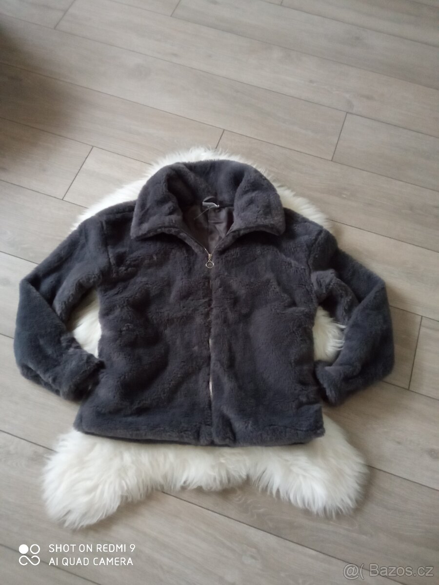 Šedá bundička,kožíšek