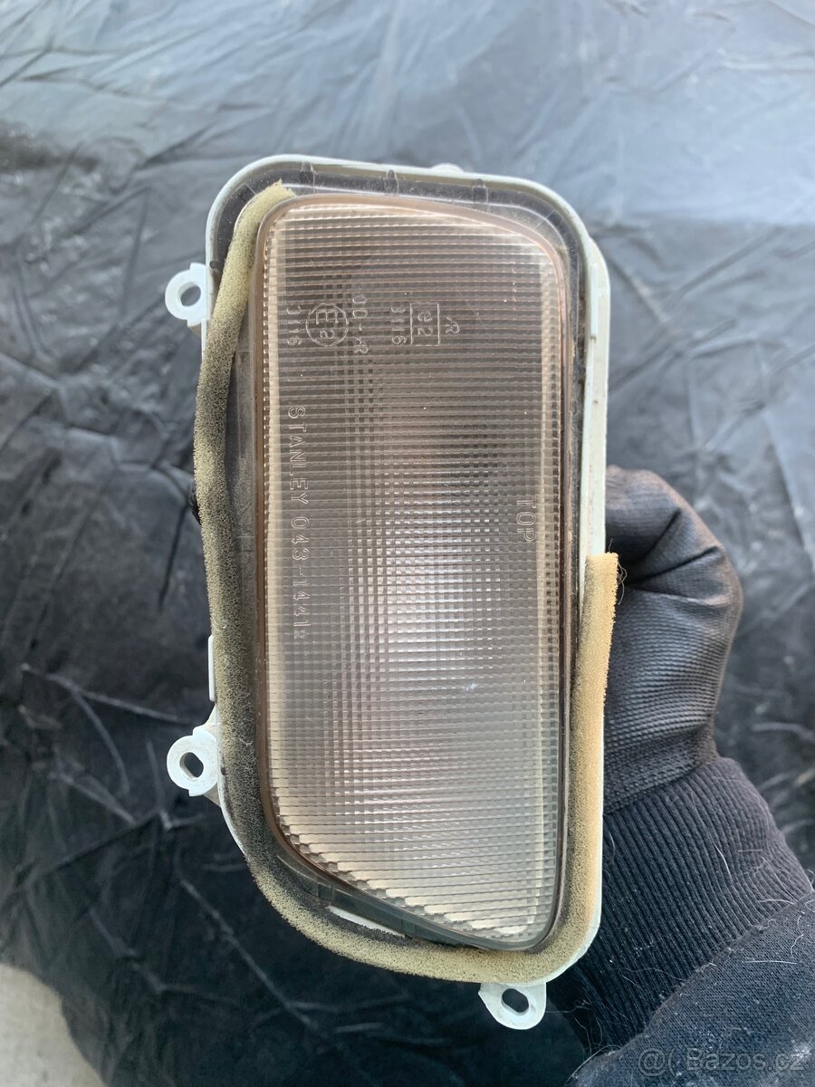 Zpátečkové světlo Mazda 323F BA