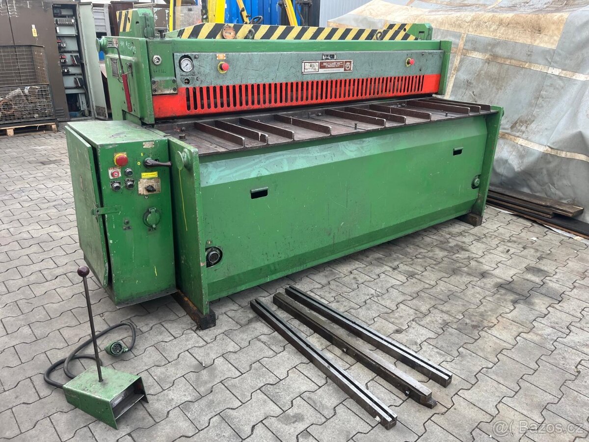 236. Tabulové nůžky NTE 2000/4