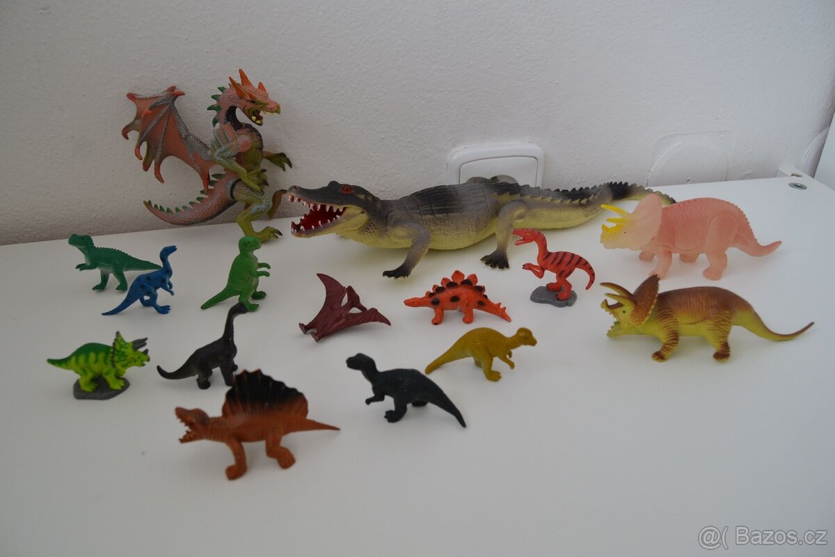 Postavičky / figurky - dinosauři, draci, krokodýl