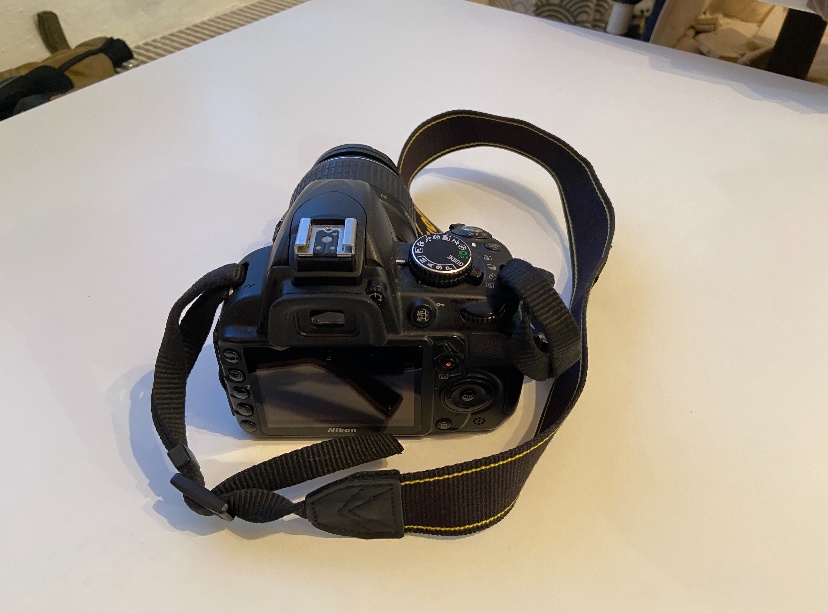 Digitální zrcadlovka Nikon D3000 + objektiv 18-55