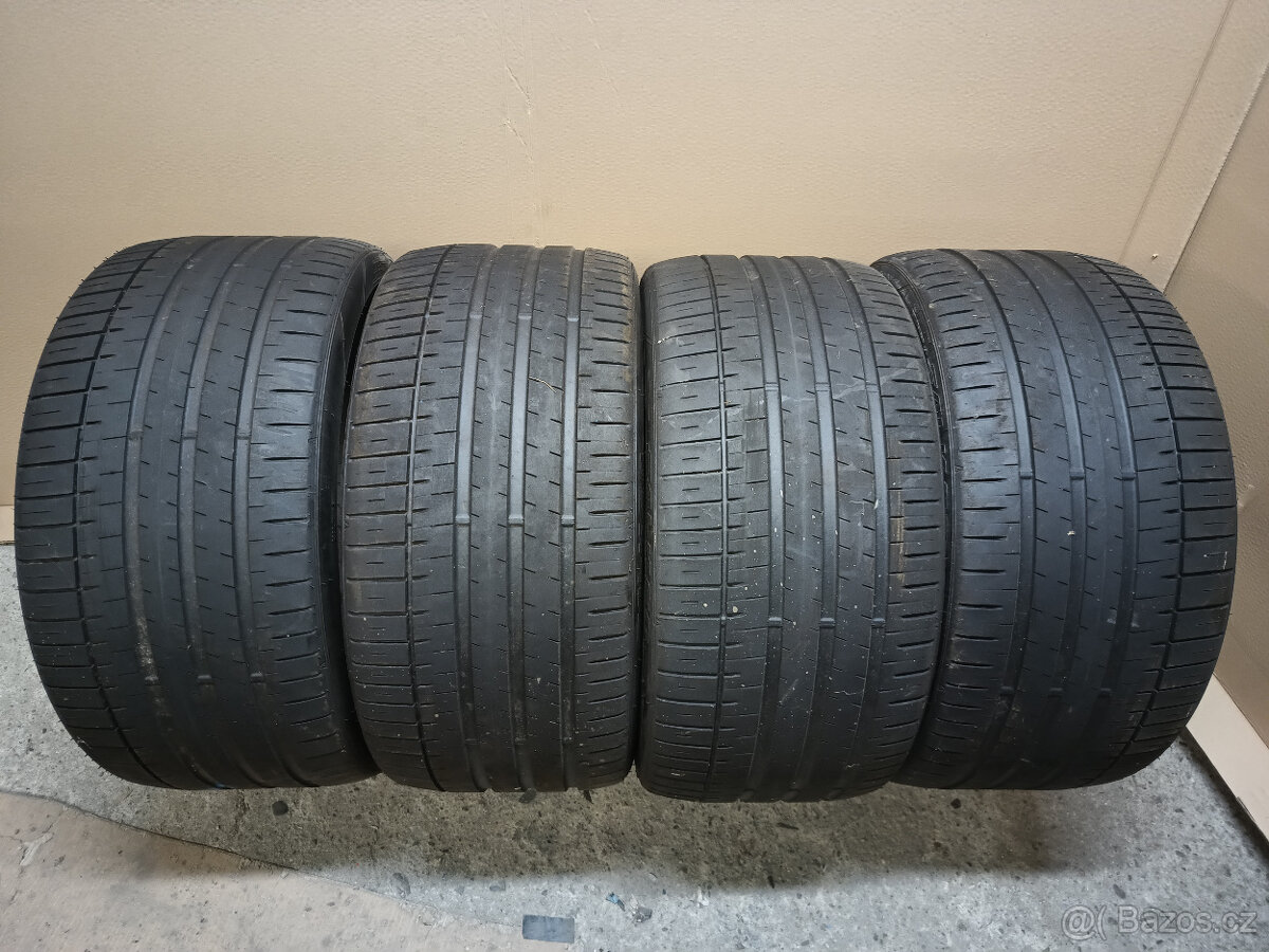 Sada pneu R22 295/30 R22 FALKEN