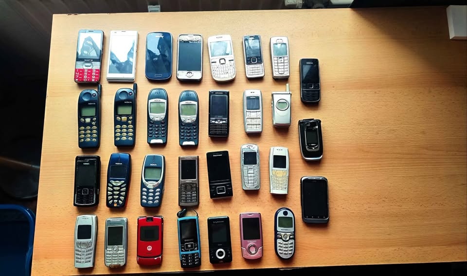 Telefony na díly opravu atd.31Ks