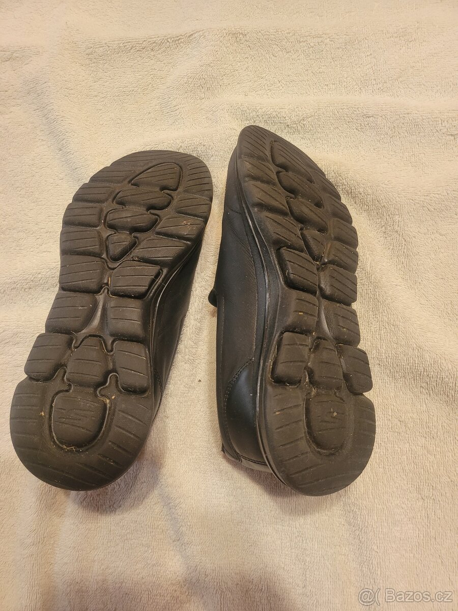 Boty skechers air ultra go,čierne