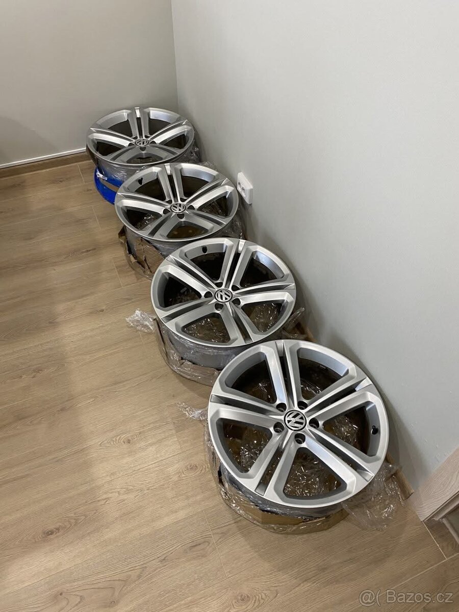 Koupim Mallory R19