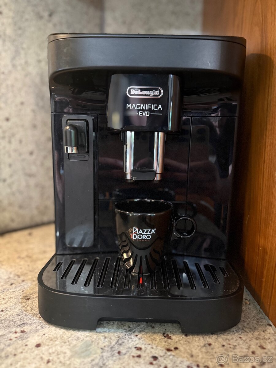 Kávovar DeLonghi MAGNIFICA EVO 12/2024