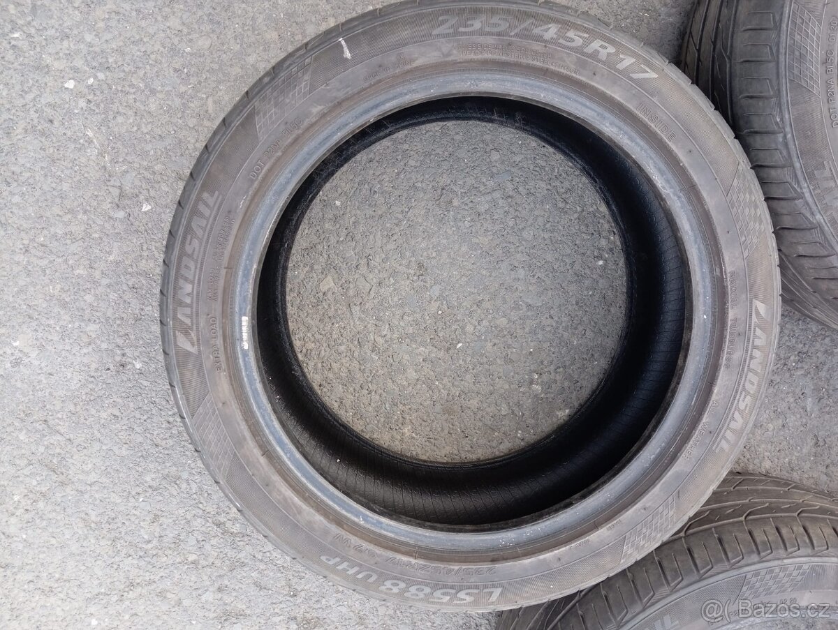 Pneumatiky Landsail 235/45 R17